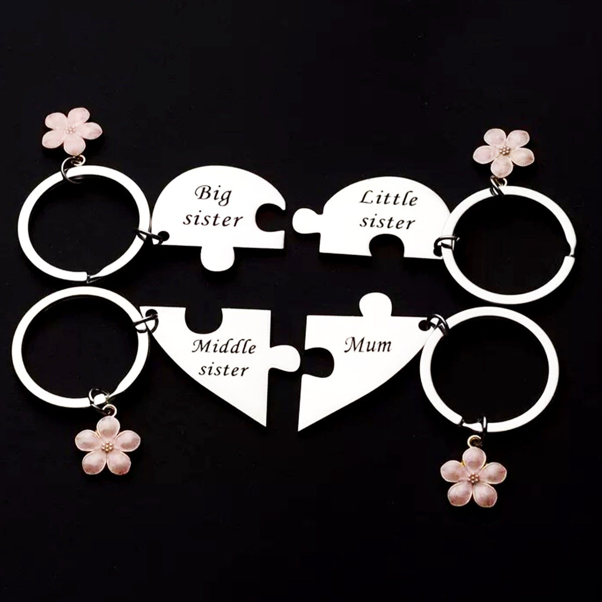 Mother's Day Keychain Women's Rose Gold Engraved Flower Pendant Keychain Love Puzzle Keychain Set